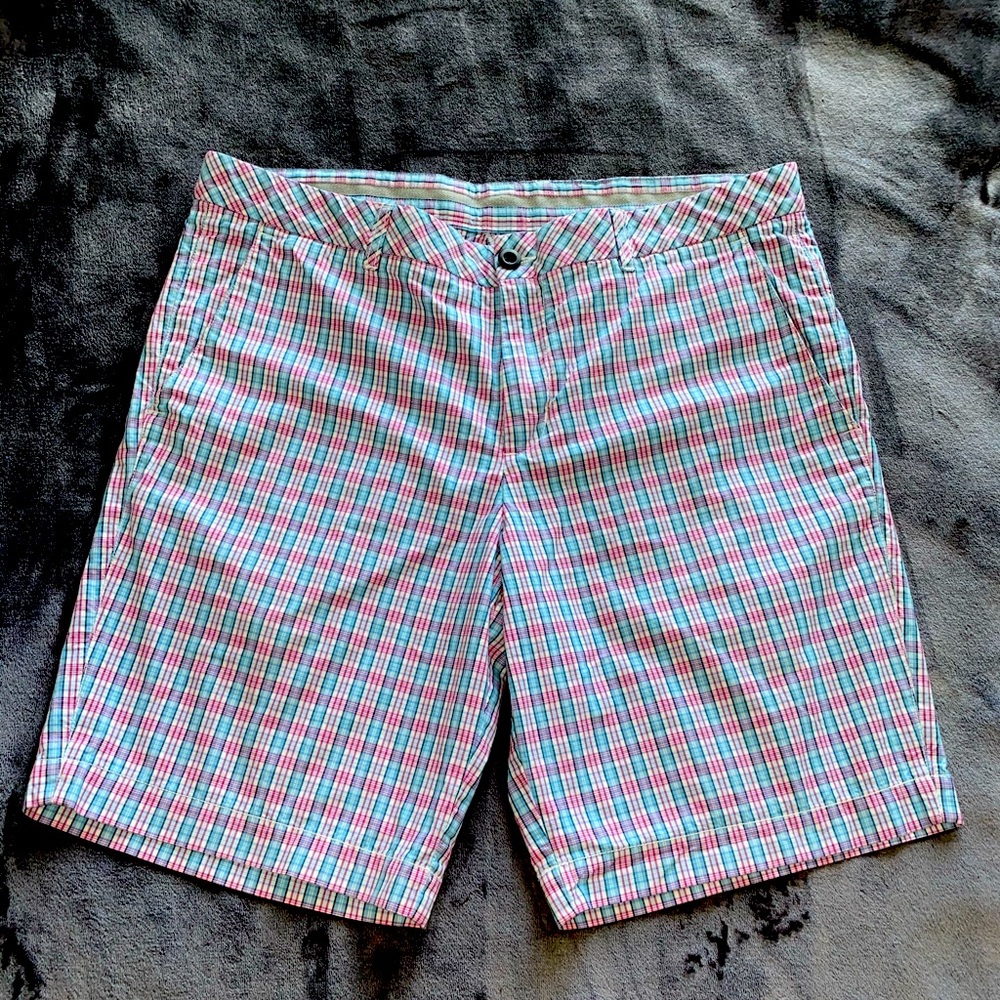 Men’s plaid Ben Sherman shorts, Size 36